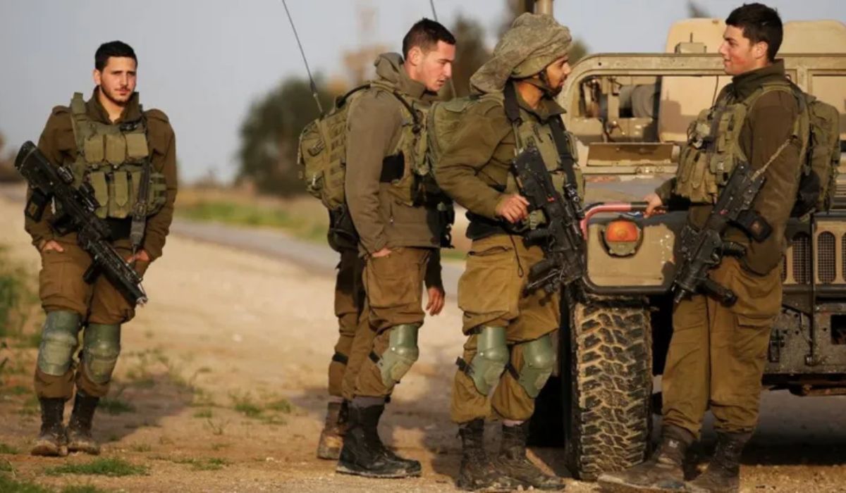 Four Palestinians Injured by Israeli Army Fire in Gaza